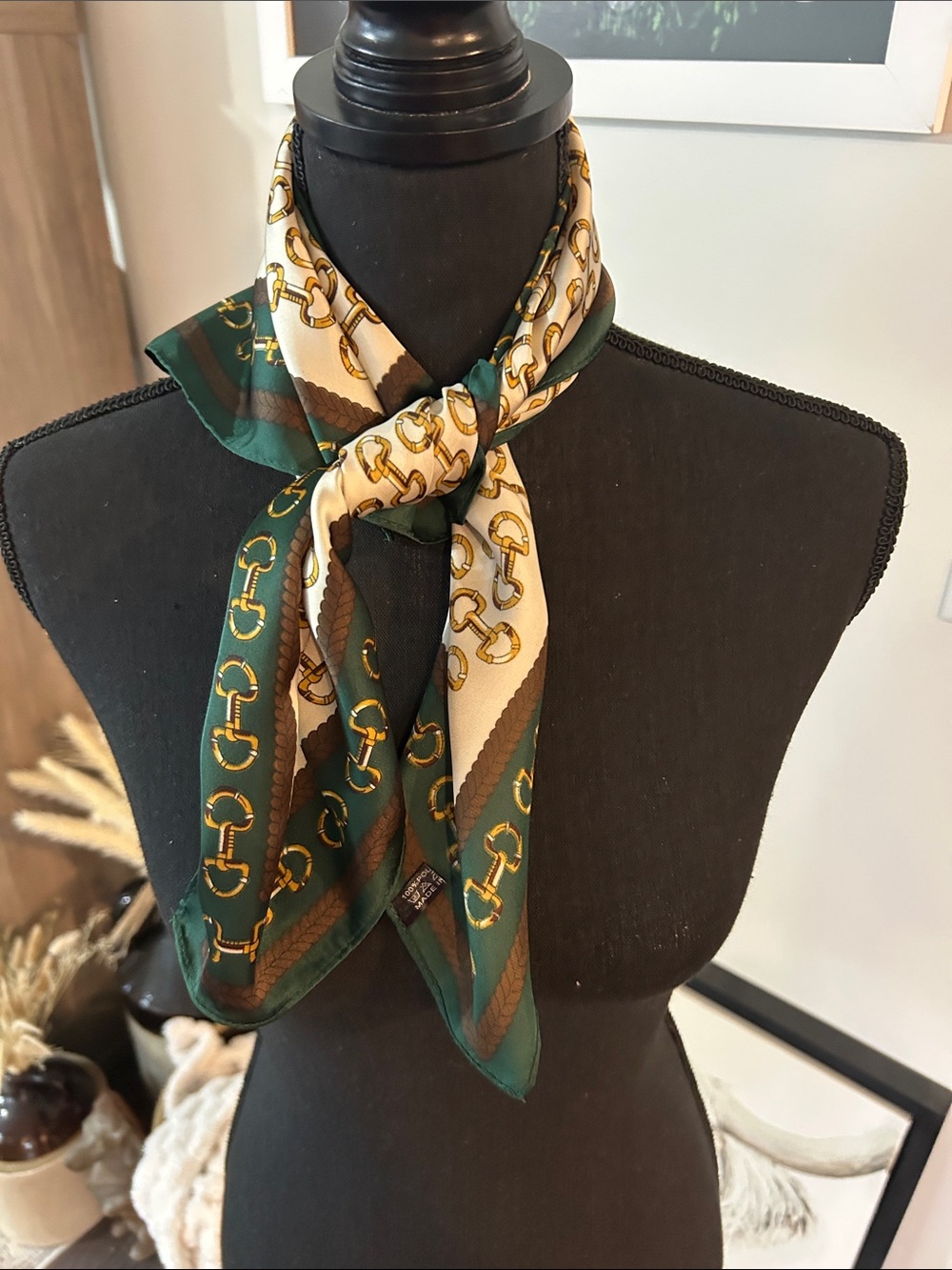 Silk-Feel Green & Cream Chain Print Neck Scarf - Women Accessories